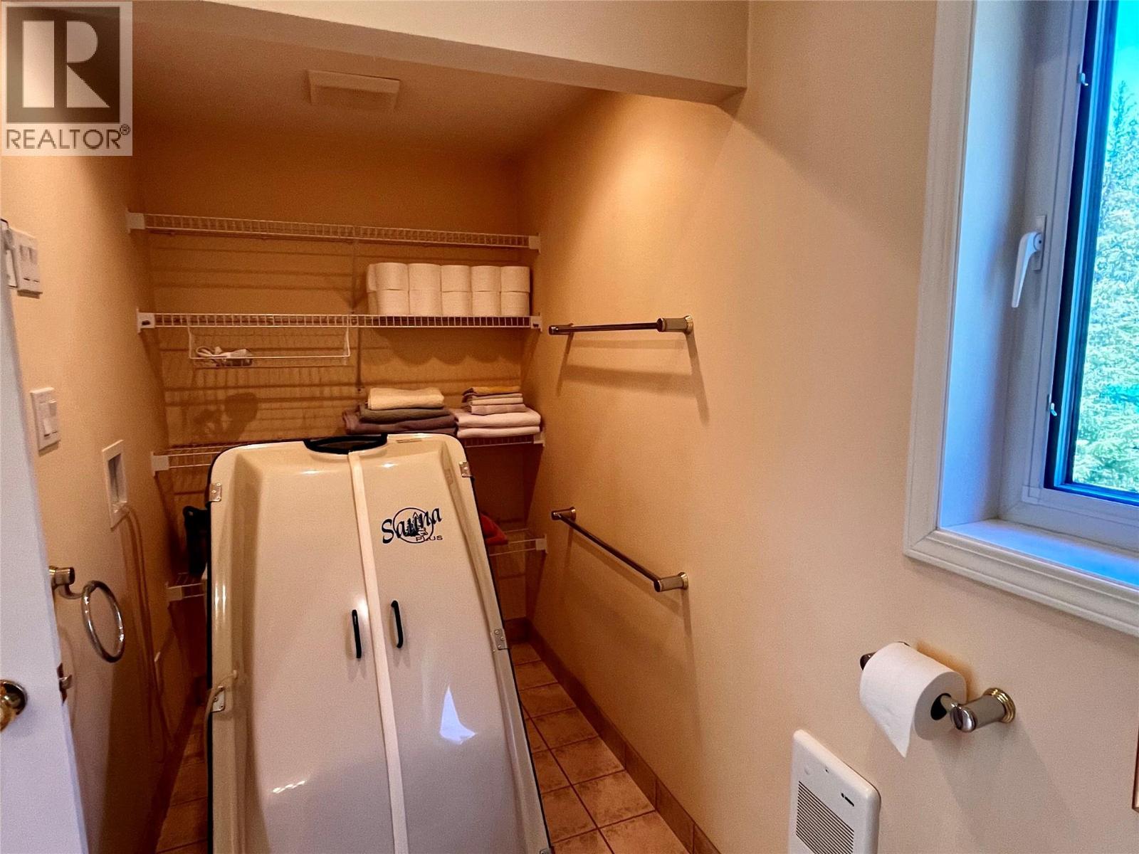 390 Silver Queen Road - 48