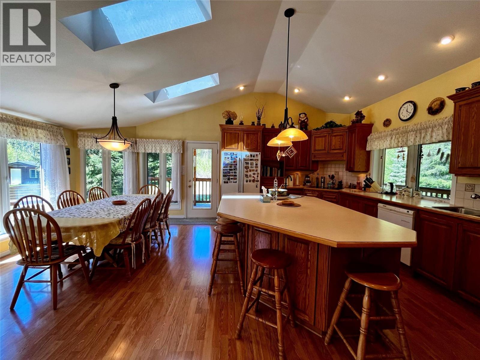 390 Silver Queen Road - 33