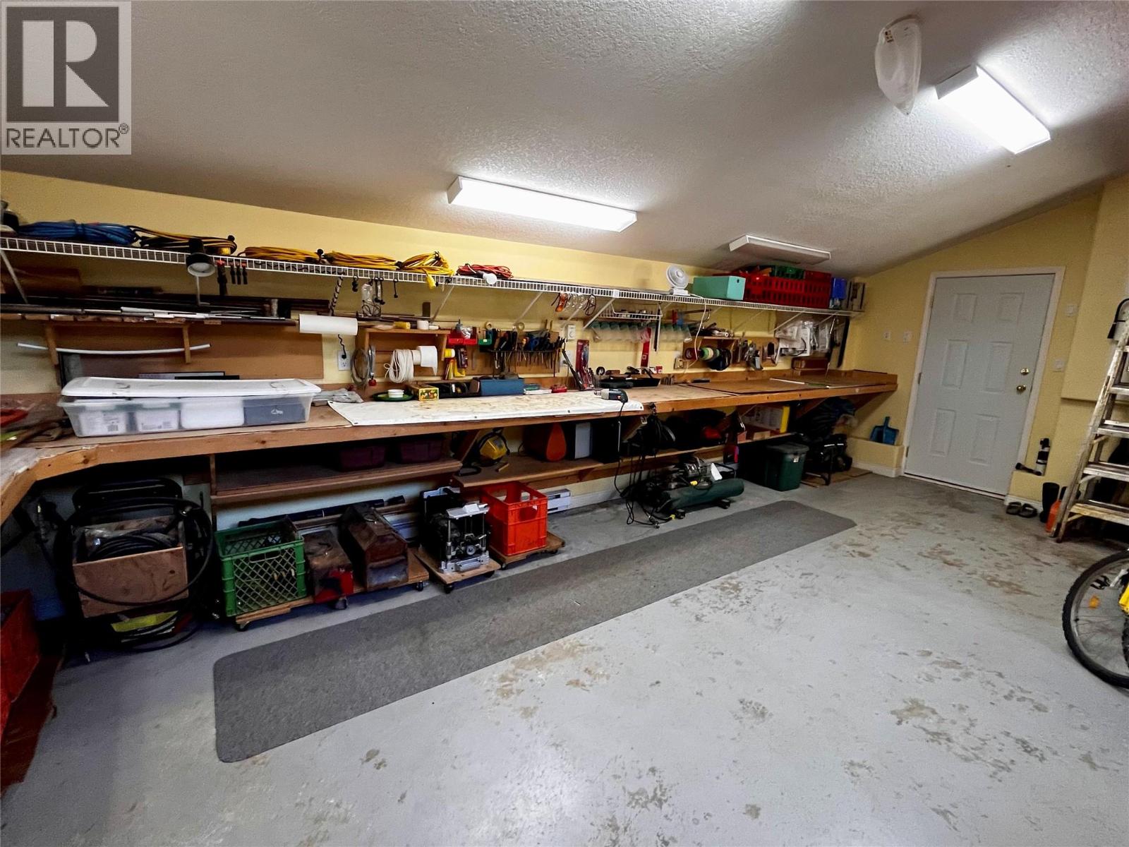 390 Silver Queen Road - 63