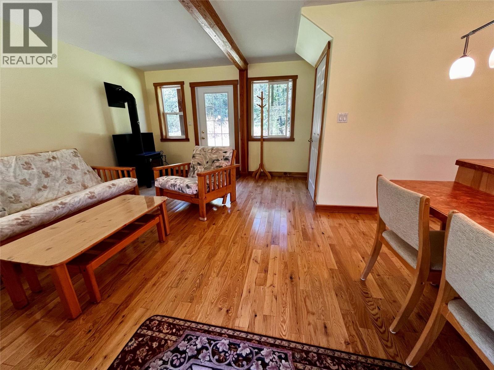 390 Silver Queen Road - 74