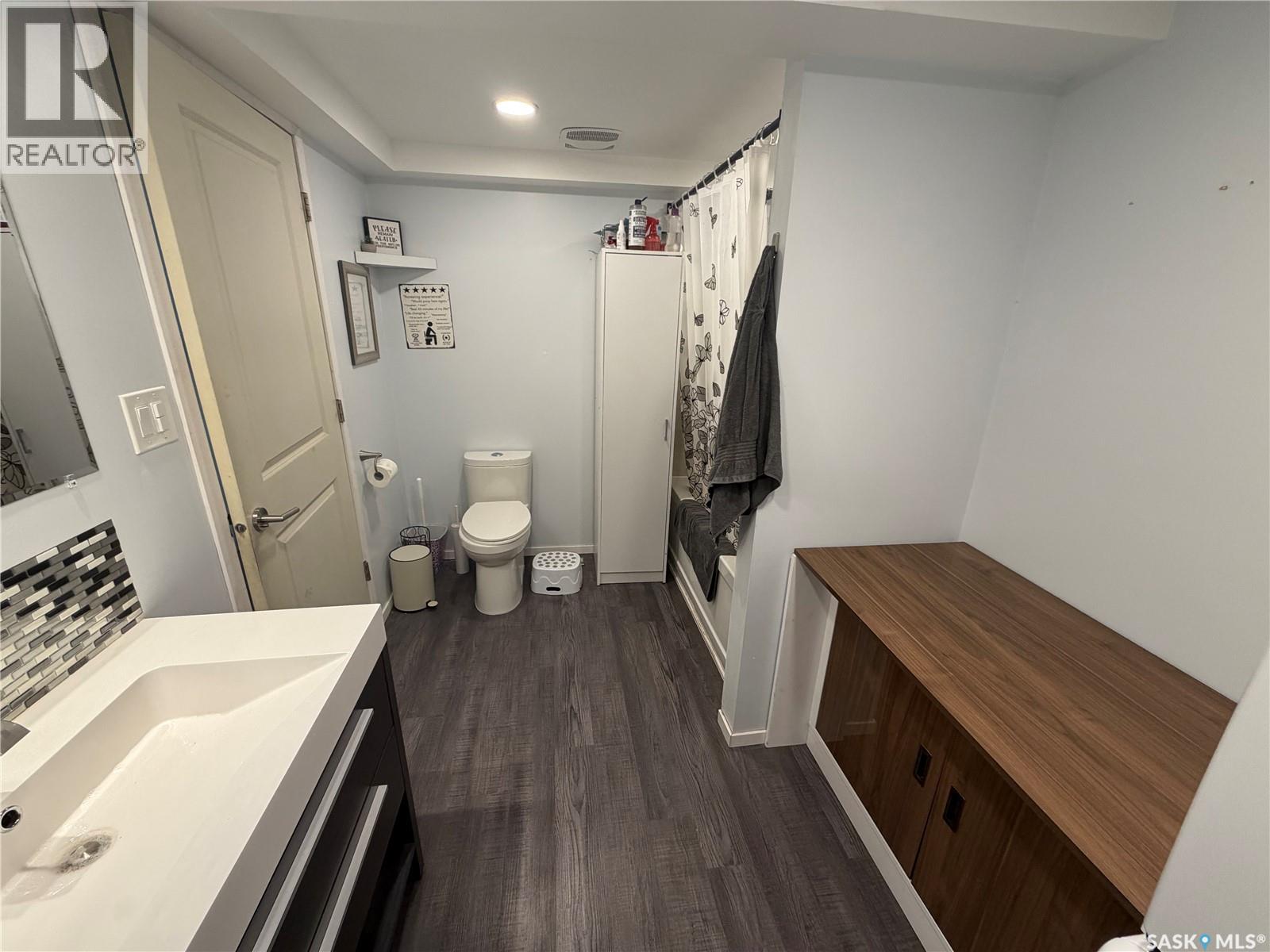 210 2nd AVENUE S - 12