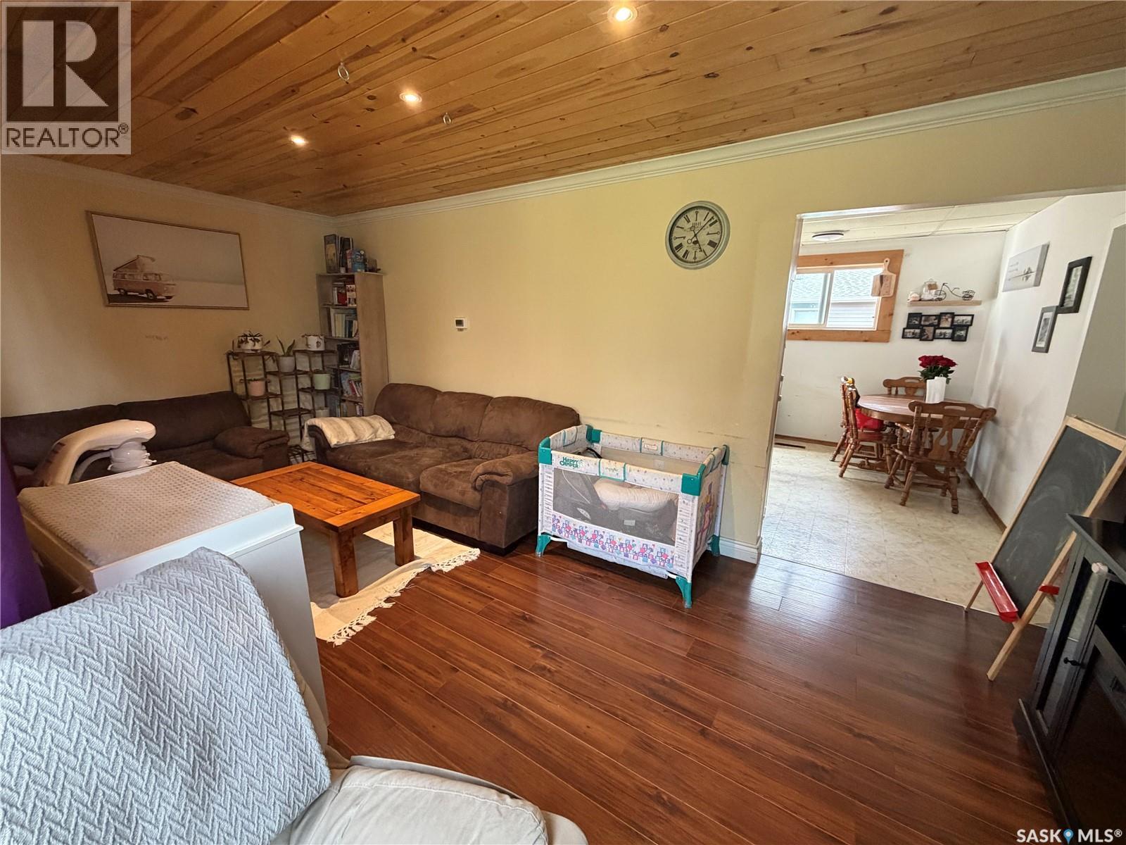 210 2nd AVENUE S - 5