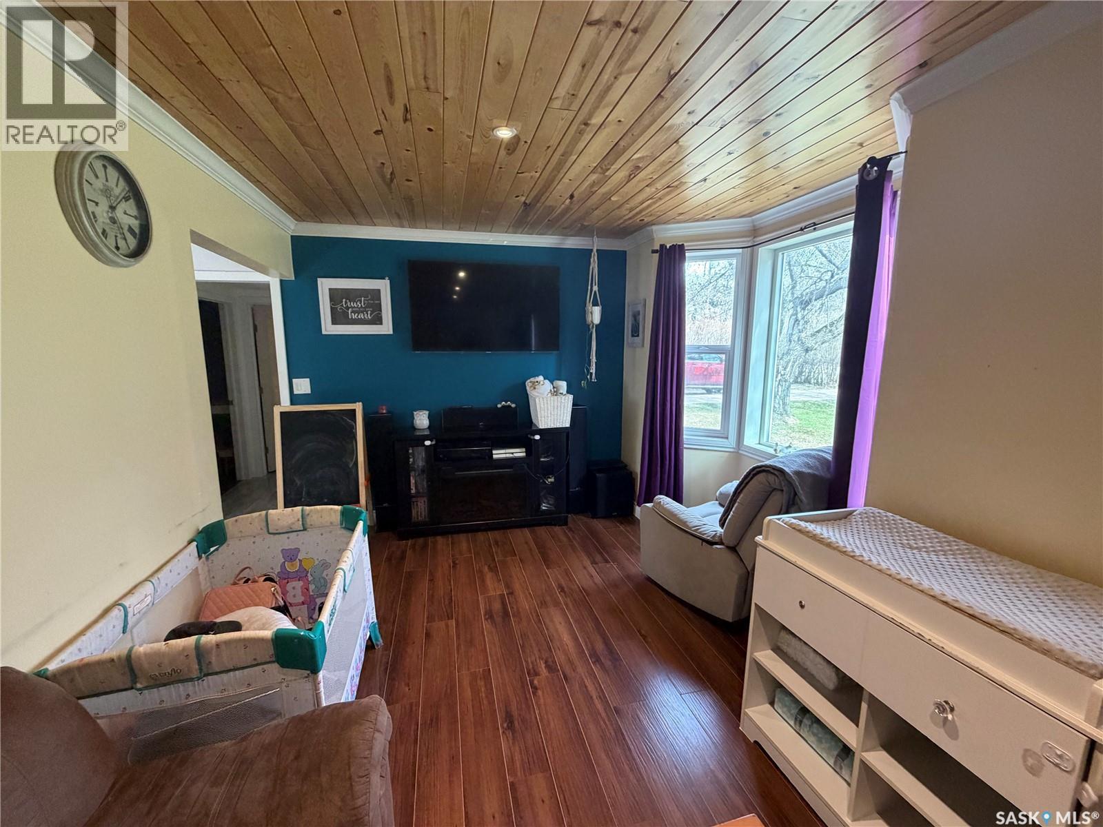 210 2nd AVENUE S - 6