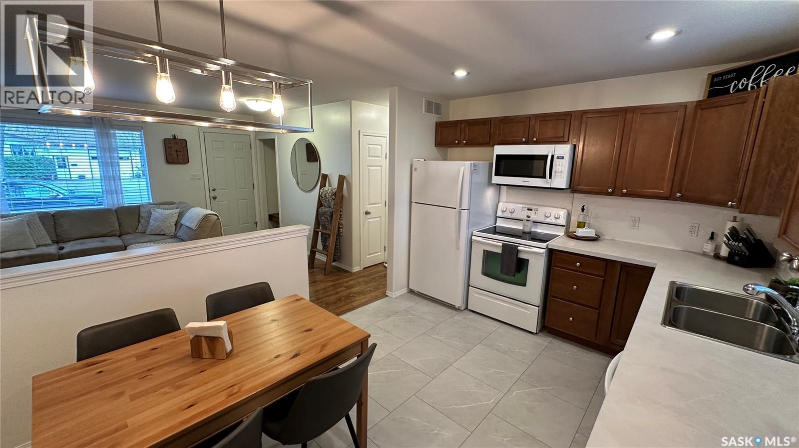 807 107th AVENUE - 6