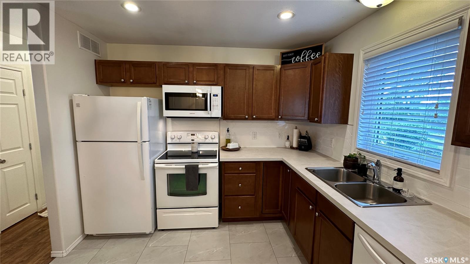 807 107th AVENUE - 7