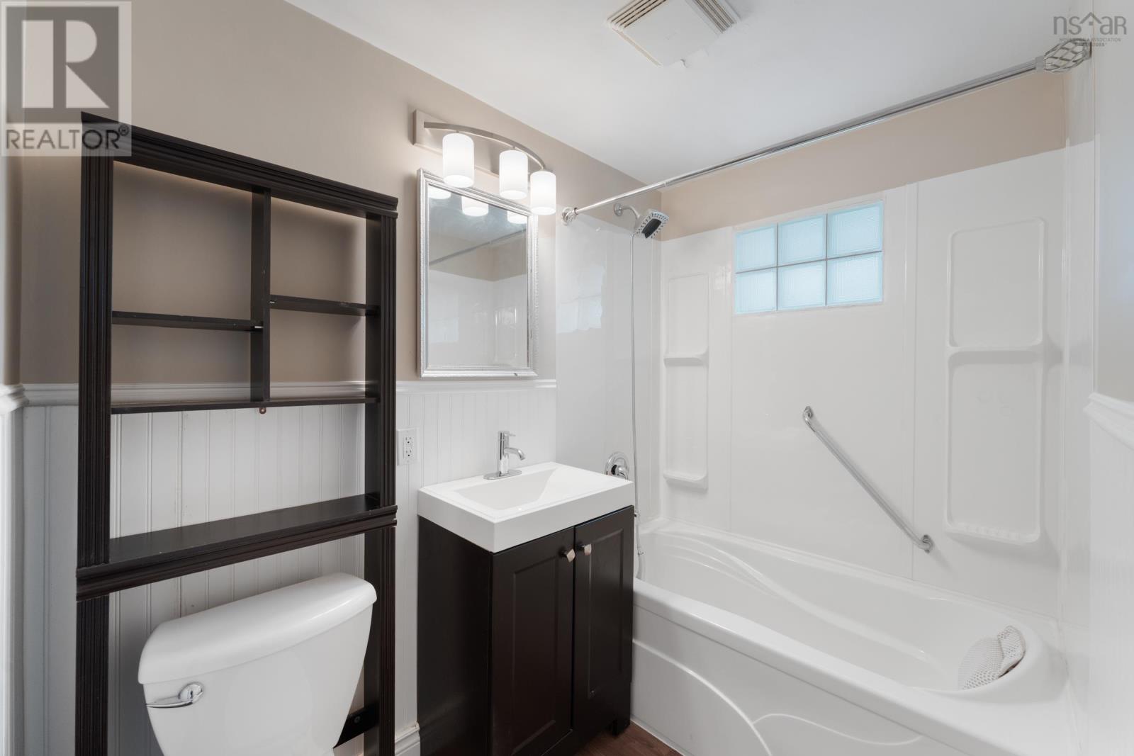 122 Cote Des Neiges Road - 17