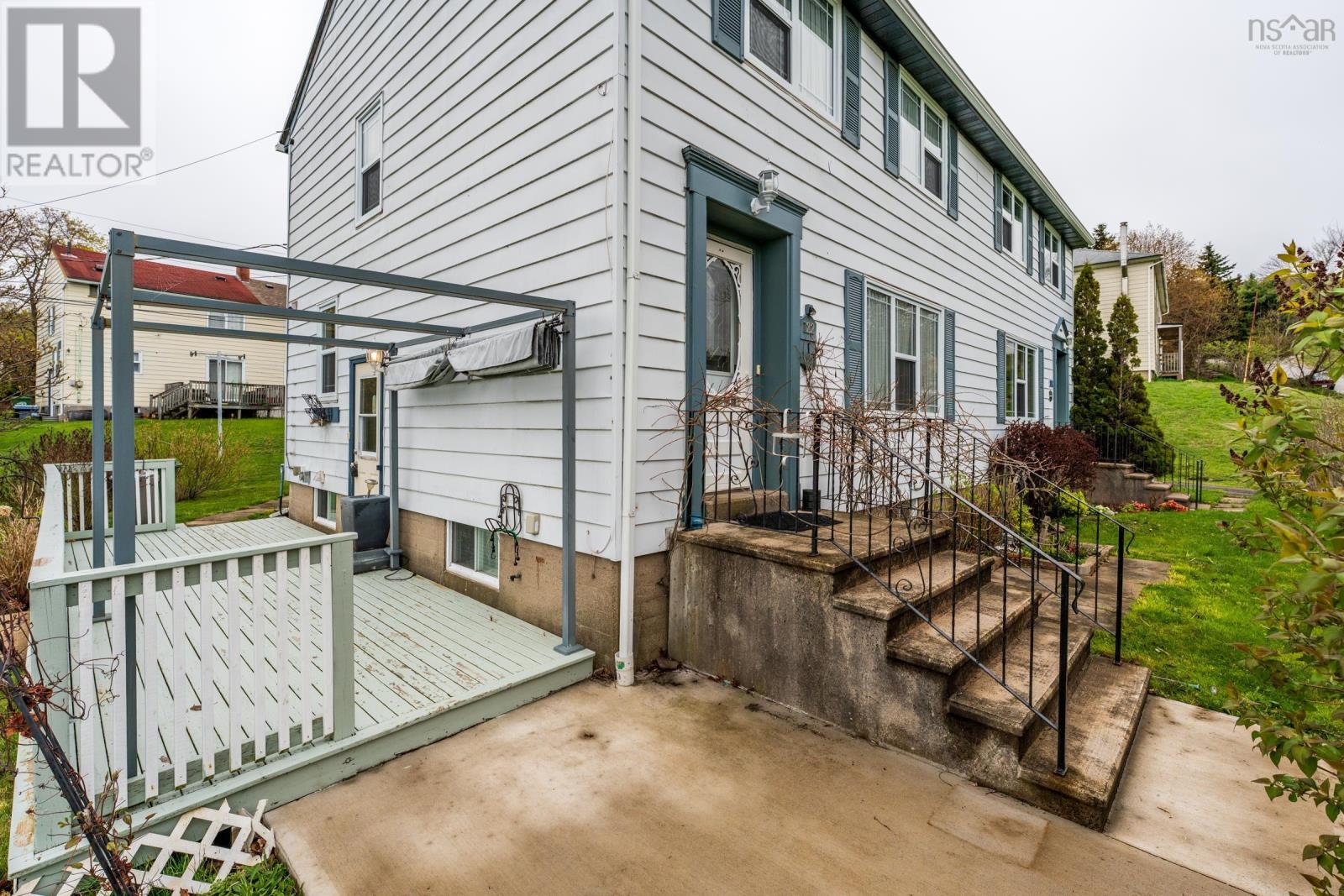 122 Cote Des Neiges Road - 33