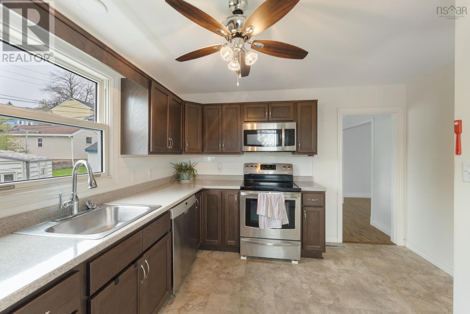 122 Cote Des Neiges Road - 8