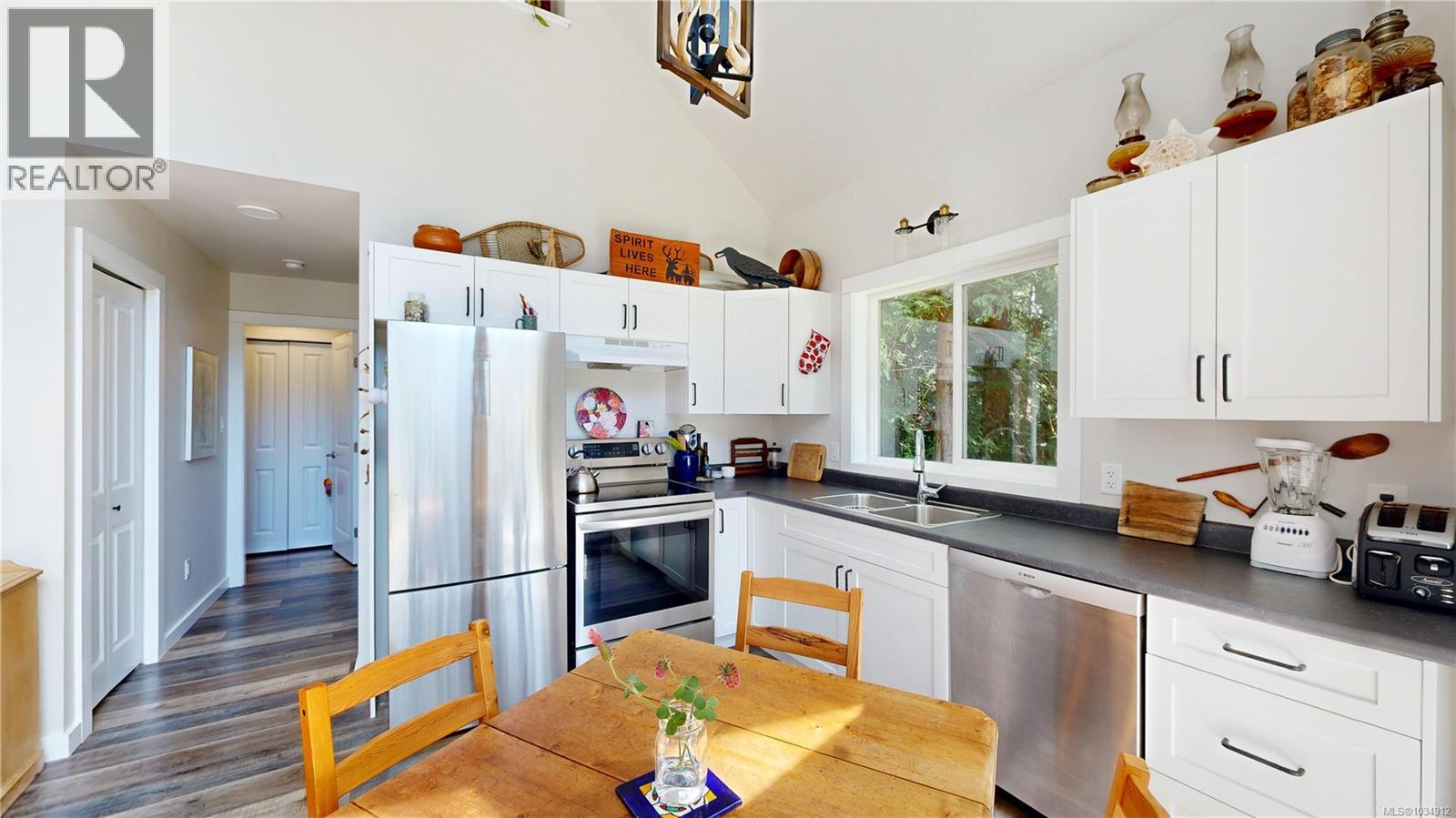 883 Mary Rd - 8