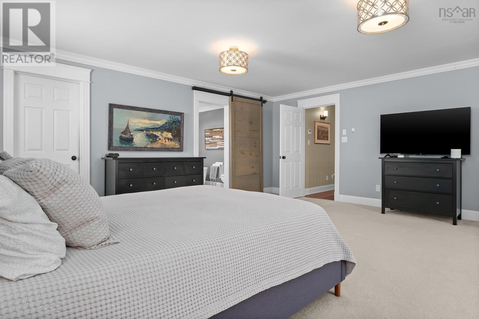 Property 7 of 49 of 60 Lakeridge Crescent