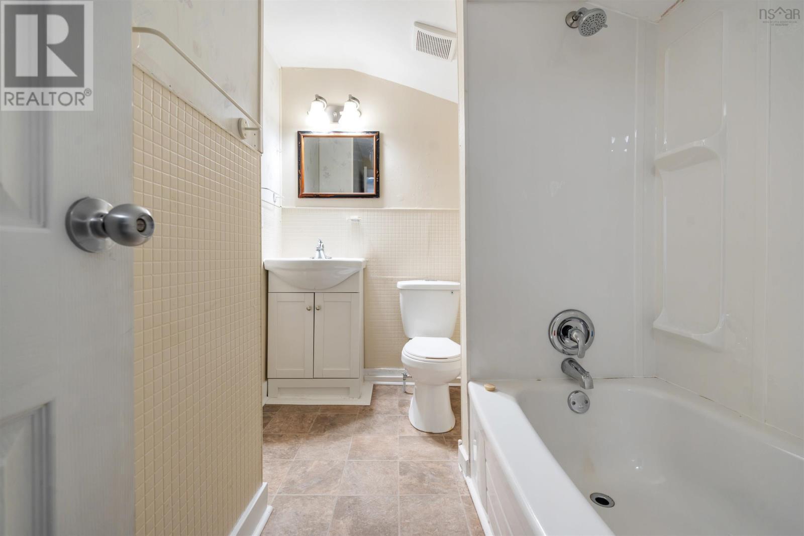 34 A & B St Mary's Street - 42