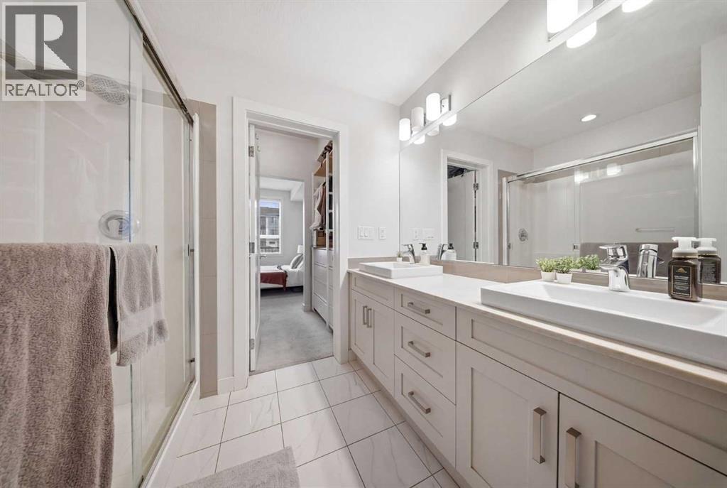 #104 20 Walgrove Walk SE - 18