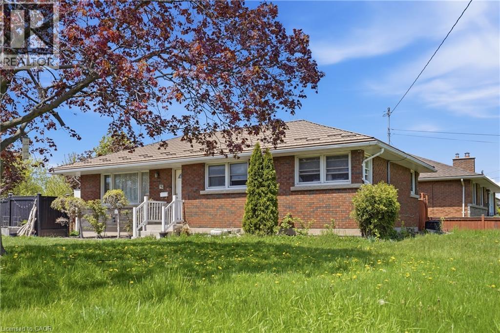 42 SUNNYLEA Drive, St. Catharines, Ontario, L2M5Z8 — Photo 3