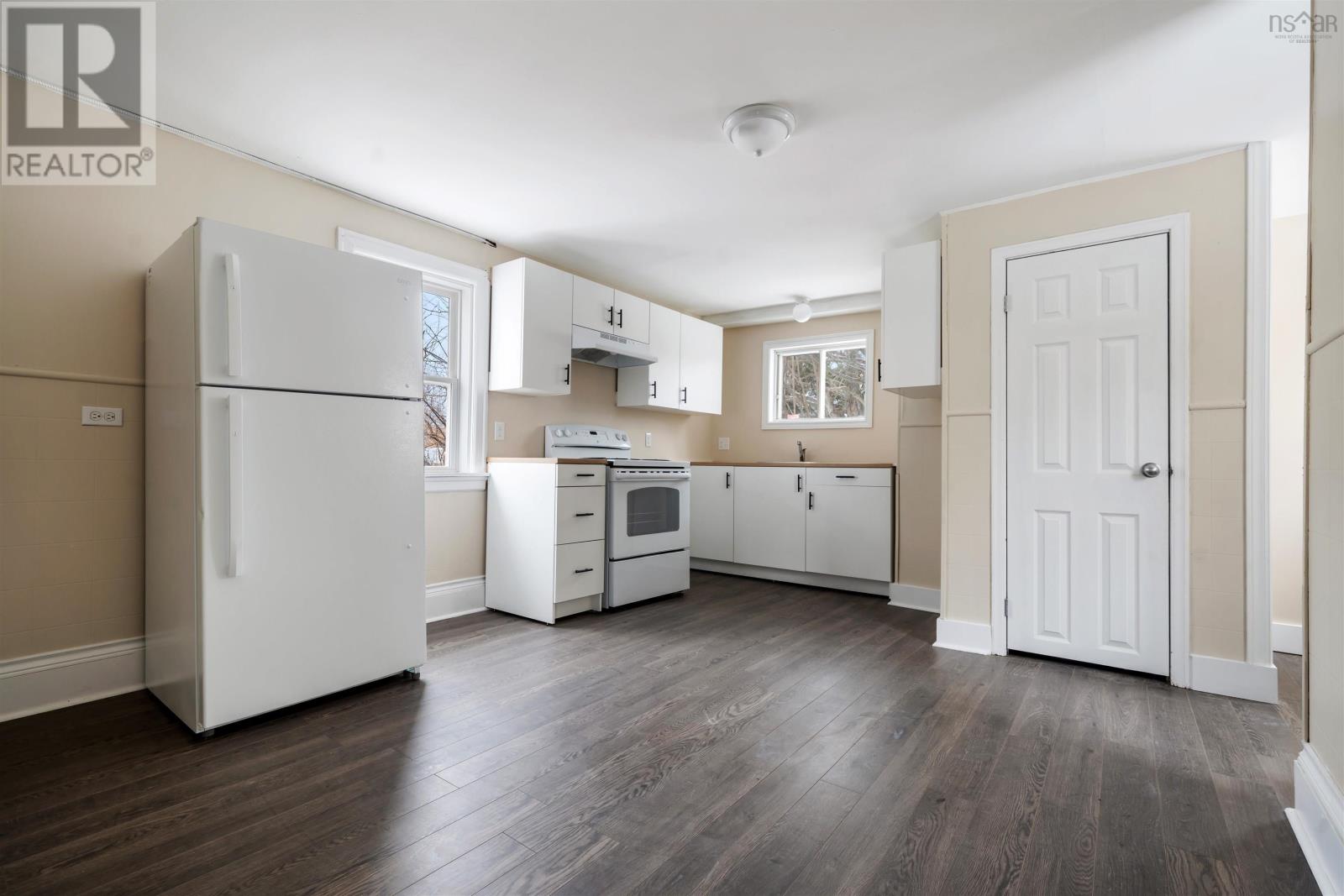 34 A & B St Mary's Street - 27