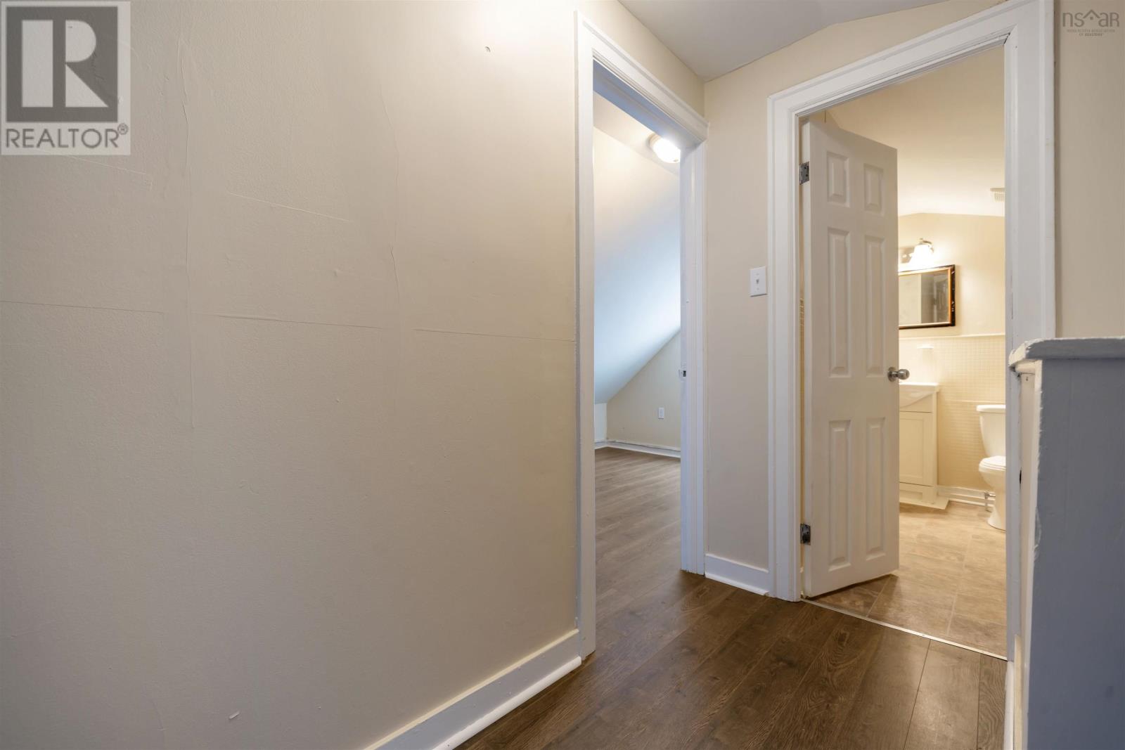 34 A & B St Mary's Street - 36