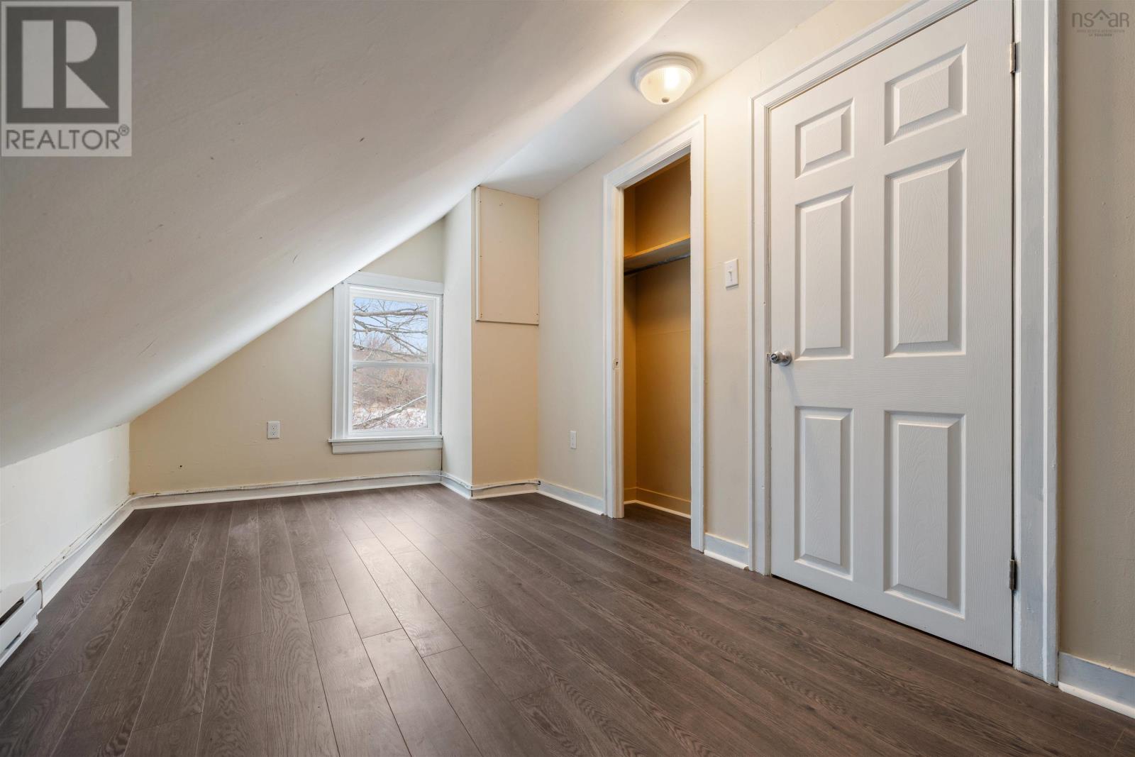 34 A & B St Mary's Street - 45