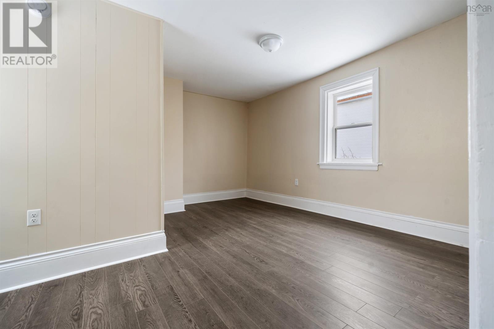 34 A & B St Mary's Street - 31
