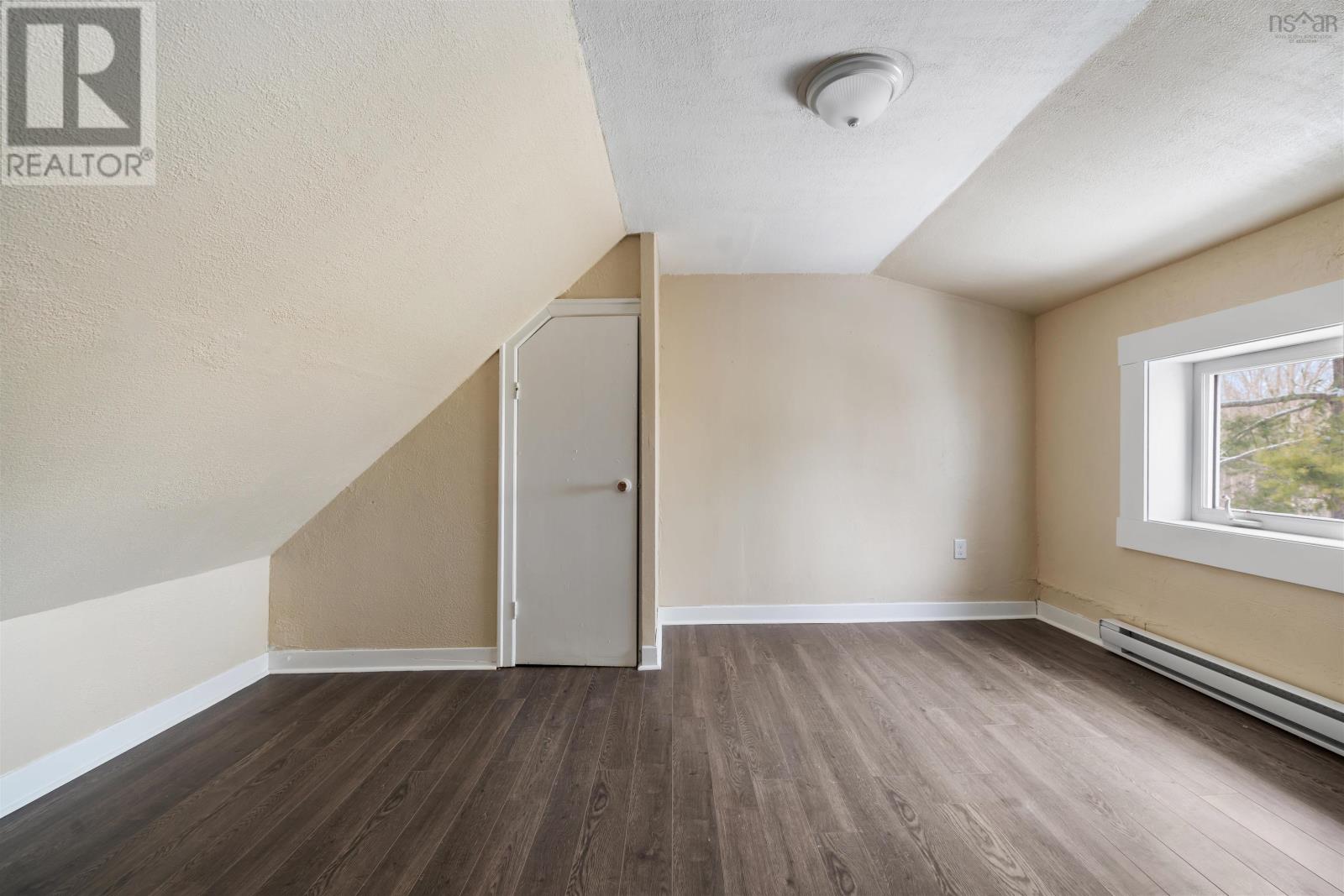34 A & B St Mary's Street - 24