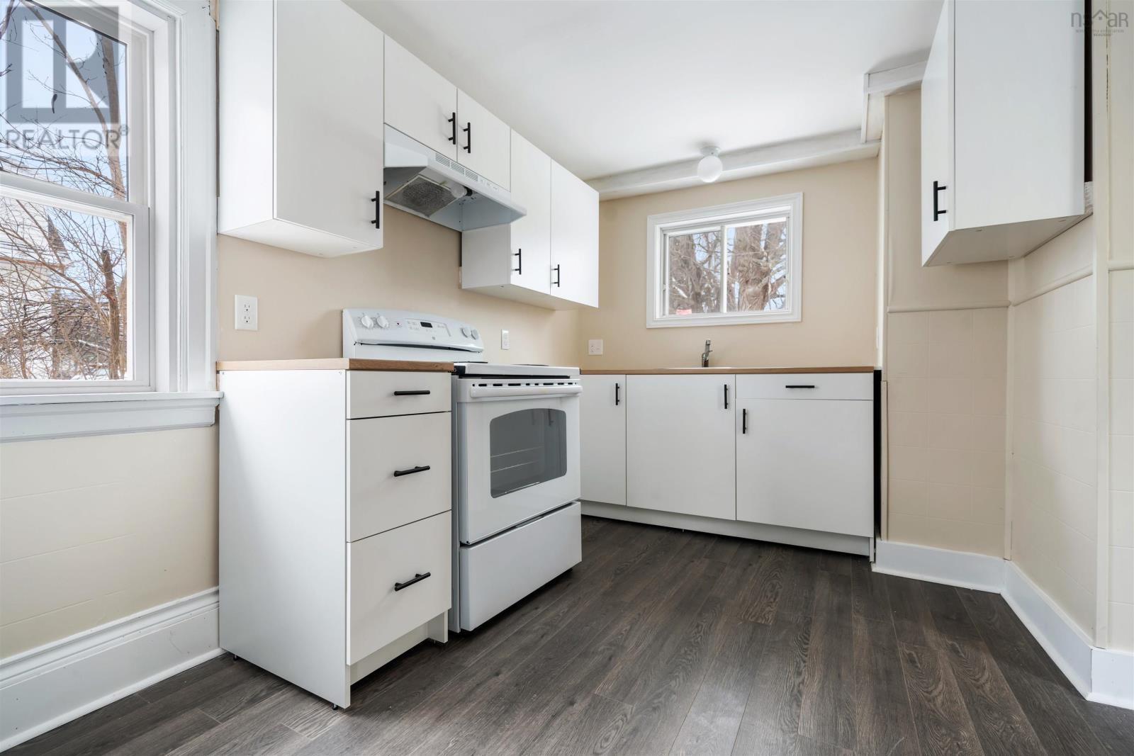 34 A & B St Mary's Street - 29