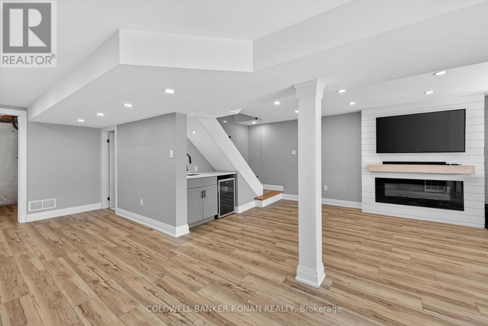 157 WOODLAND DRIVE - 28