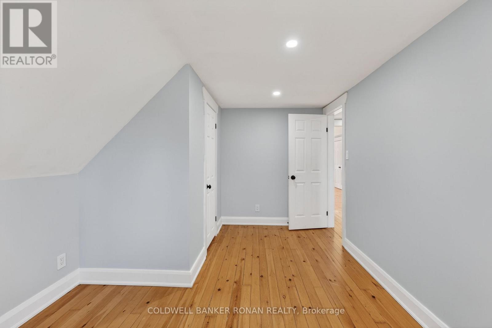 157 WOODLAND DRIVE - 19