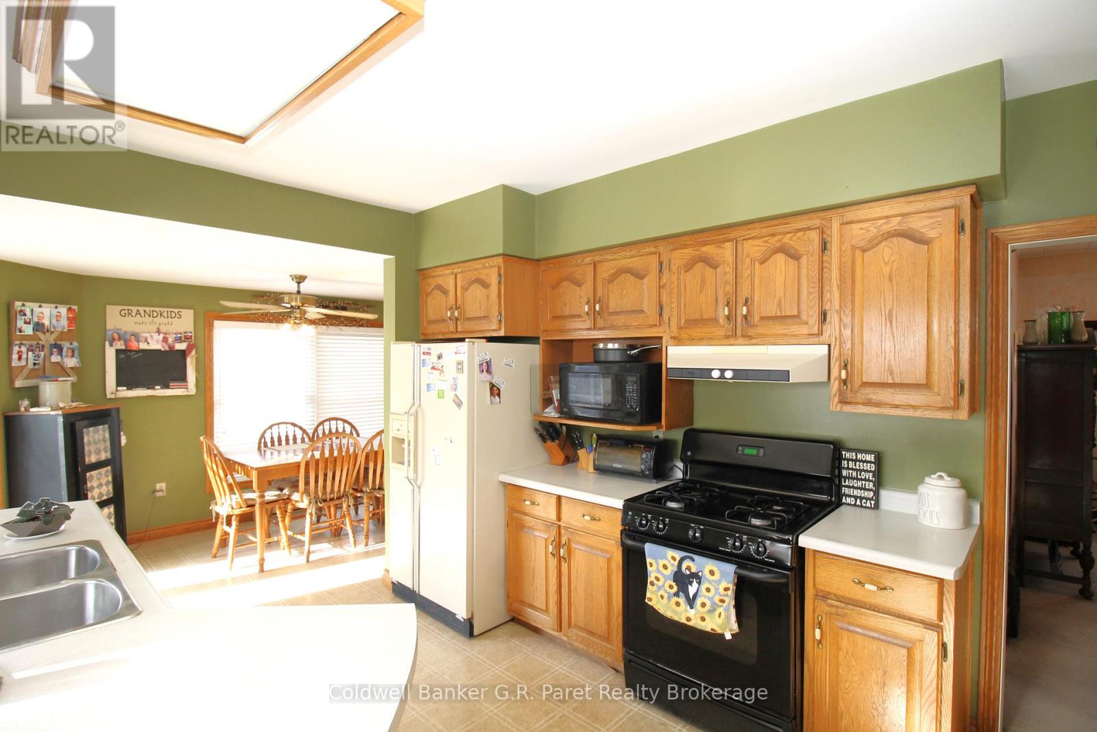 264 JOHN STREET S - 13