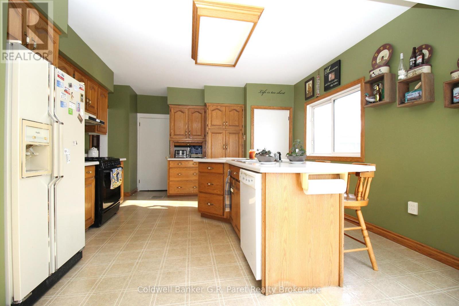 264 JOHN STREET S - 16