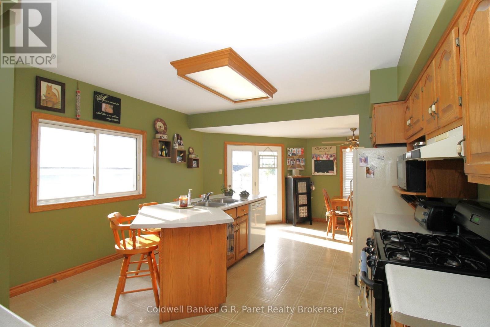 264 JOHN STREET S - 12