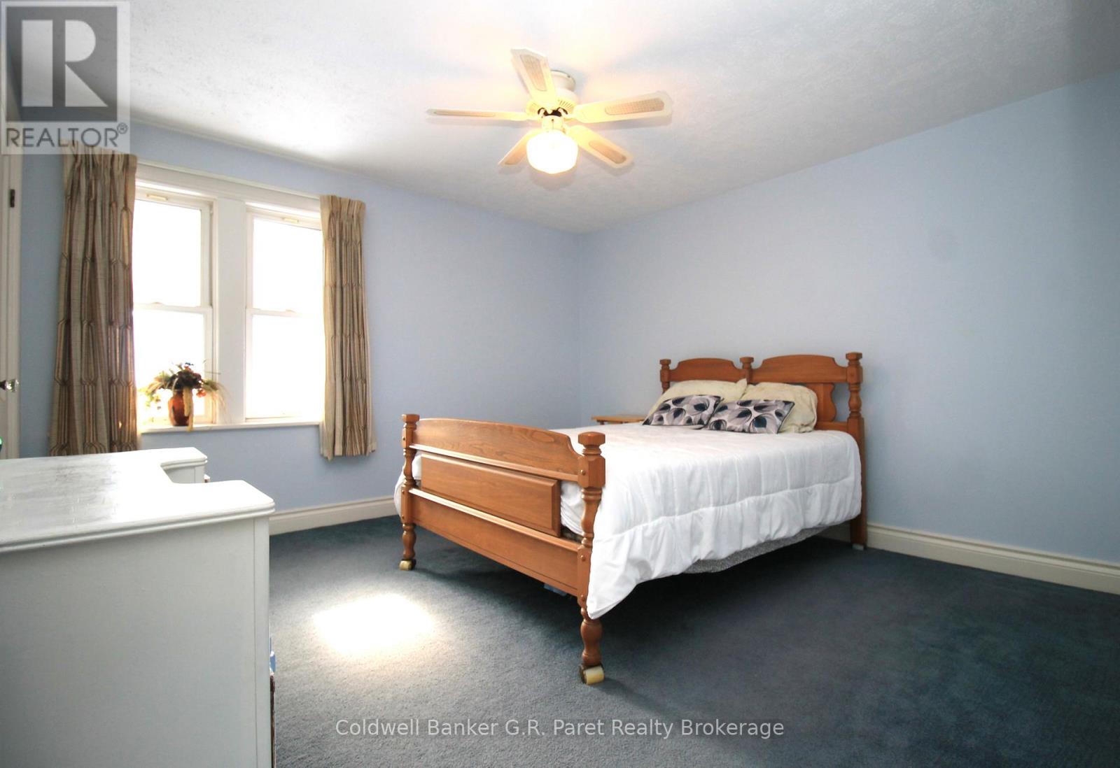 264 JOHN STREET S - 21