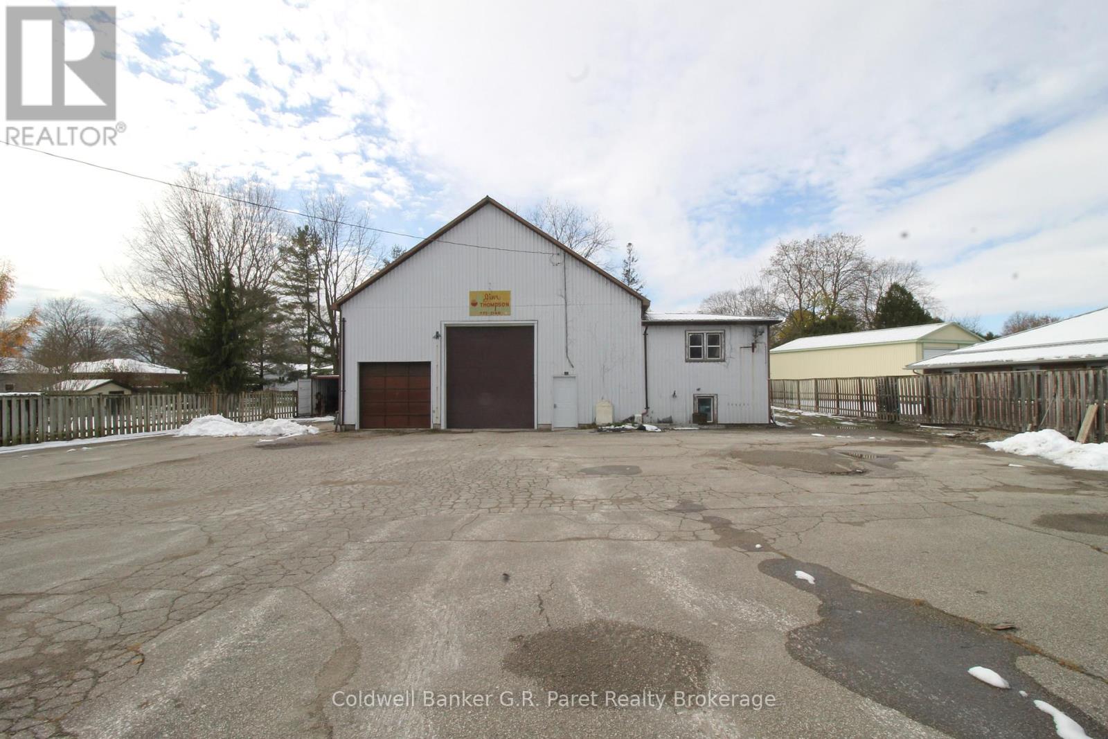 264 JOHN STREET S - Image 2