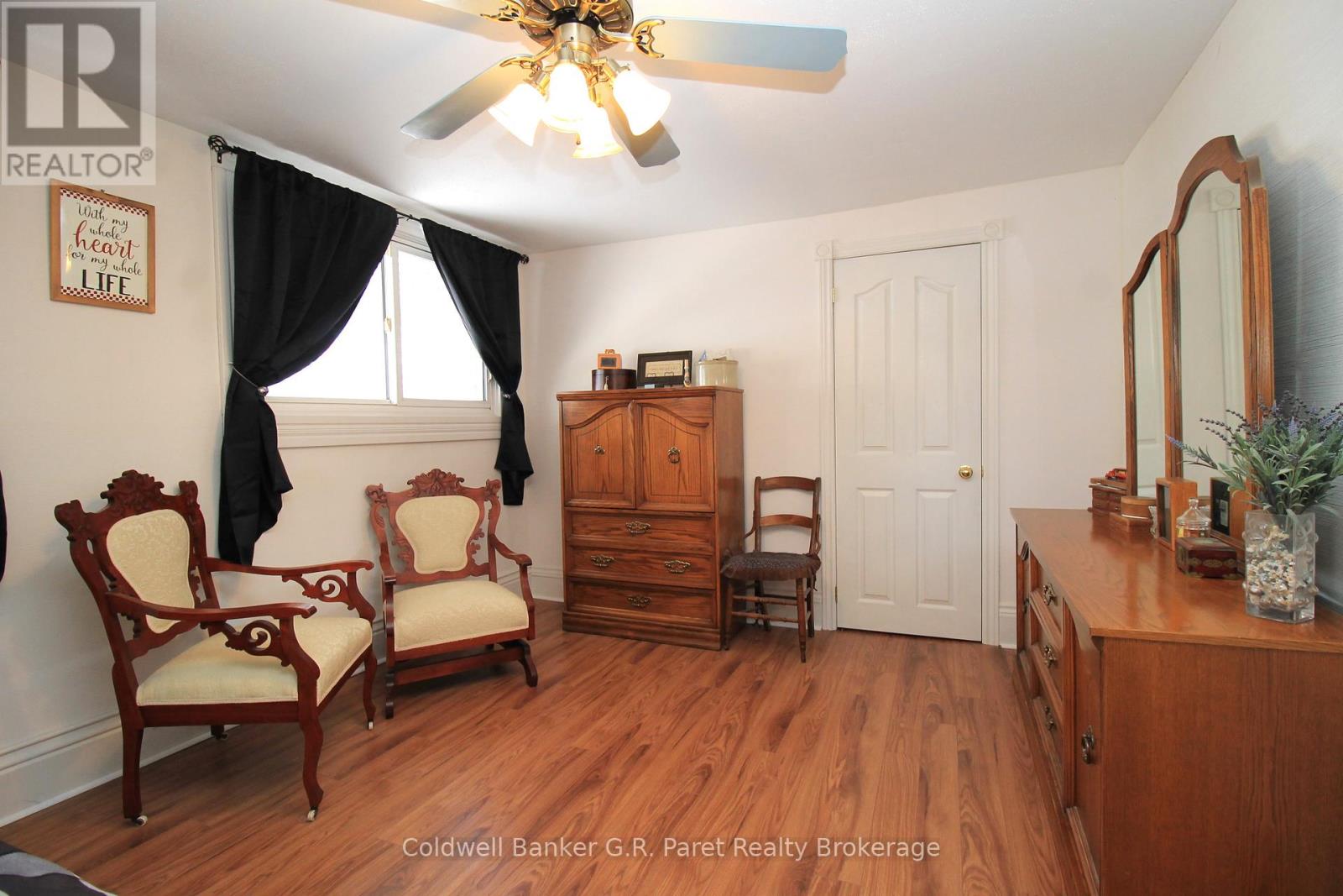 264 JOHN STREET S - 20