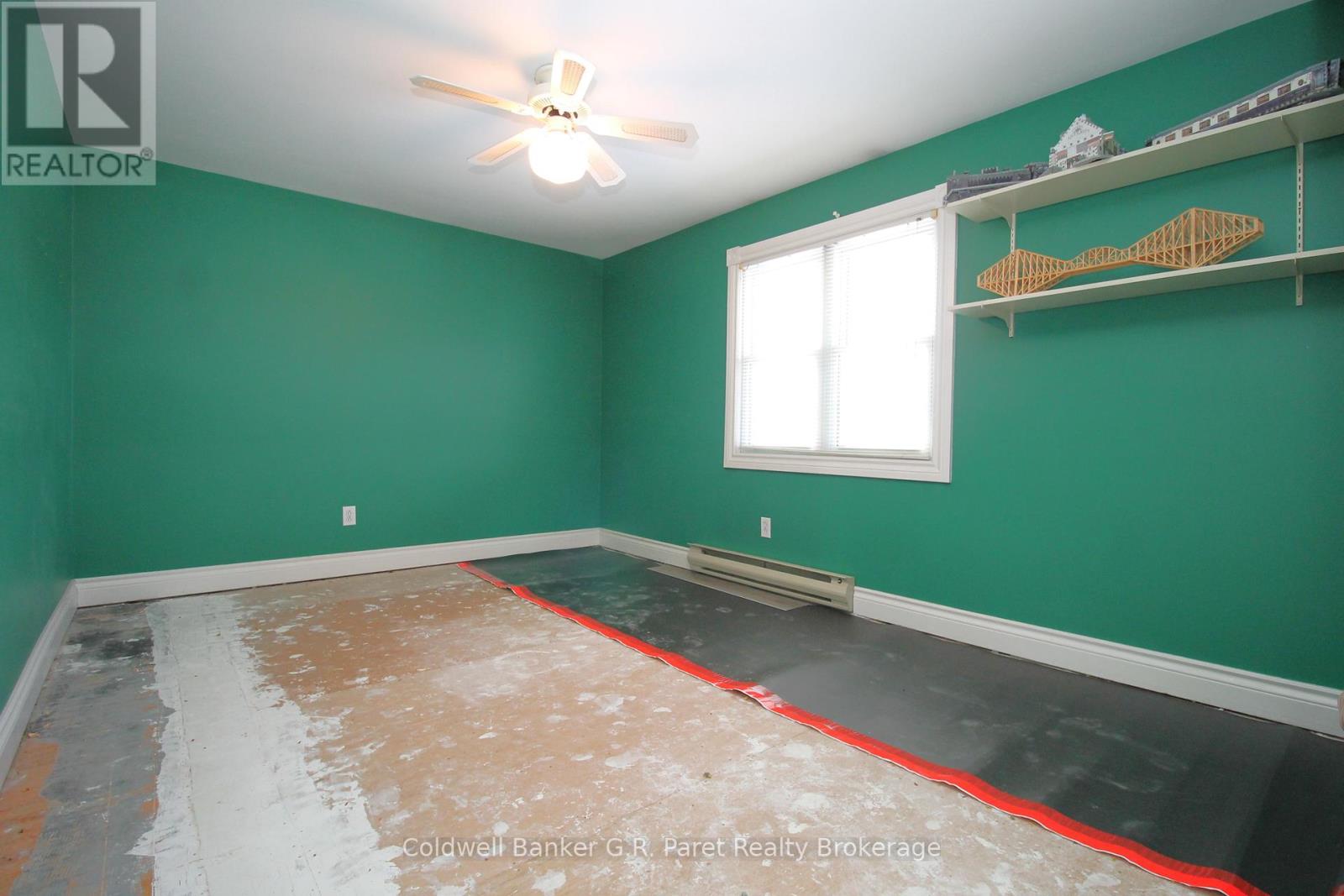 264 JOHN STREET S - 24