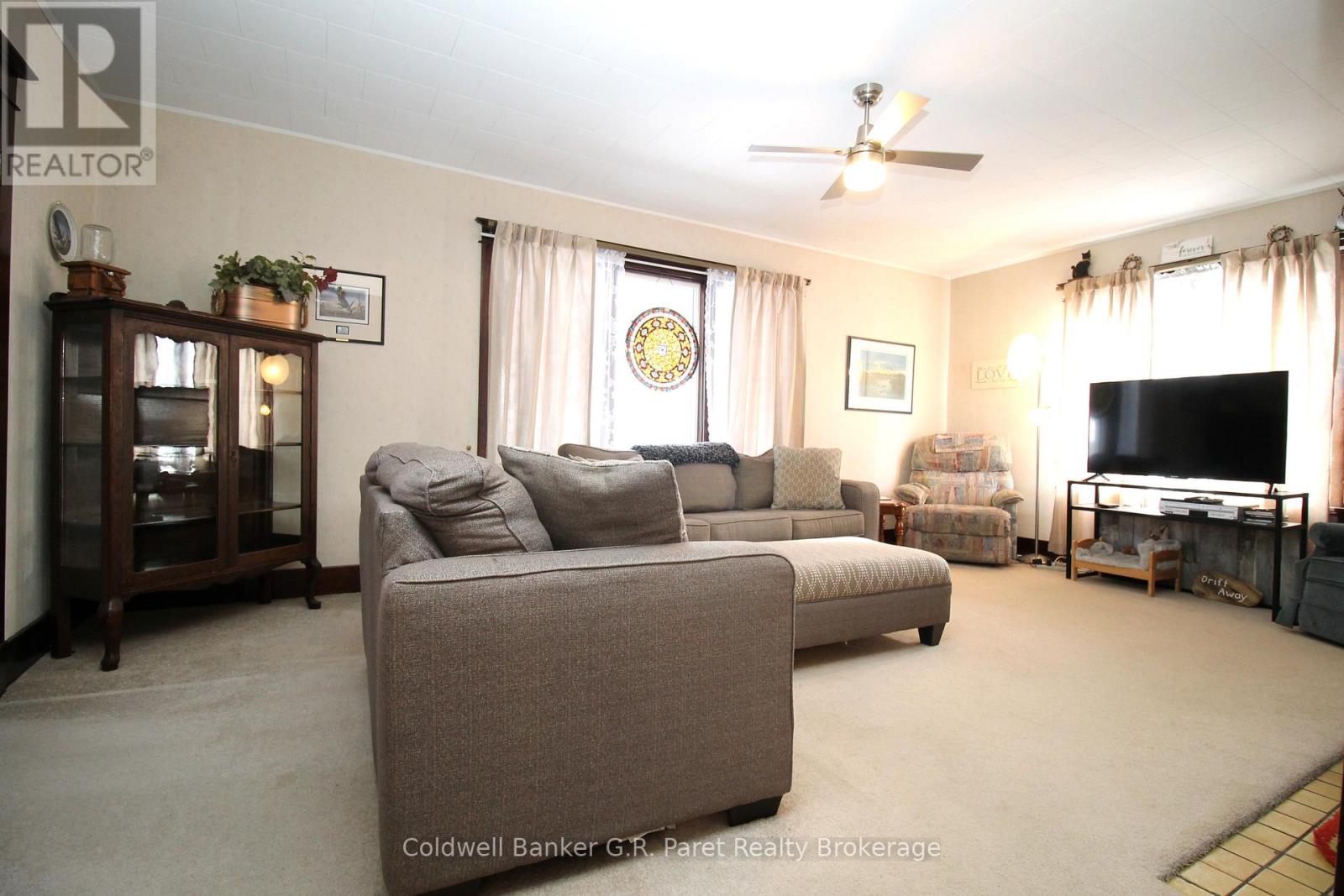 264 JOHN STREET S - 8