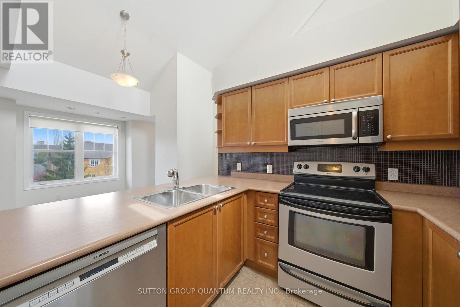 #3 594 SHORELINE DRIVE - 10