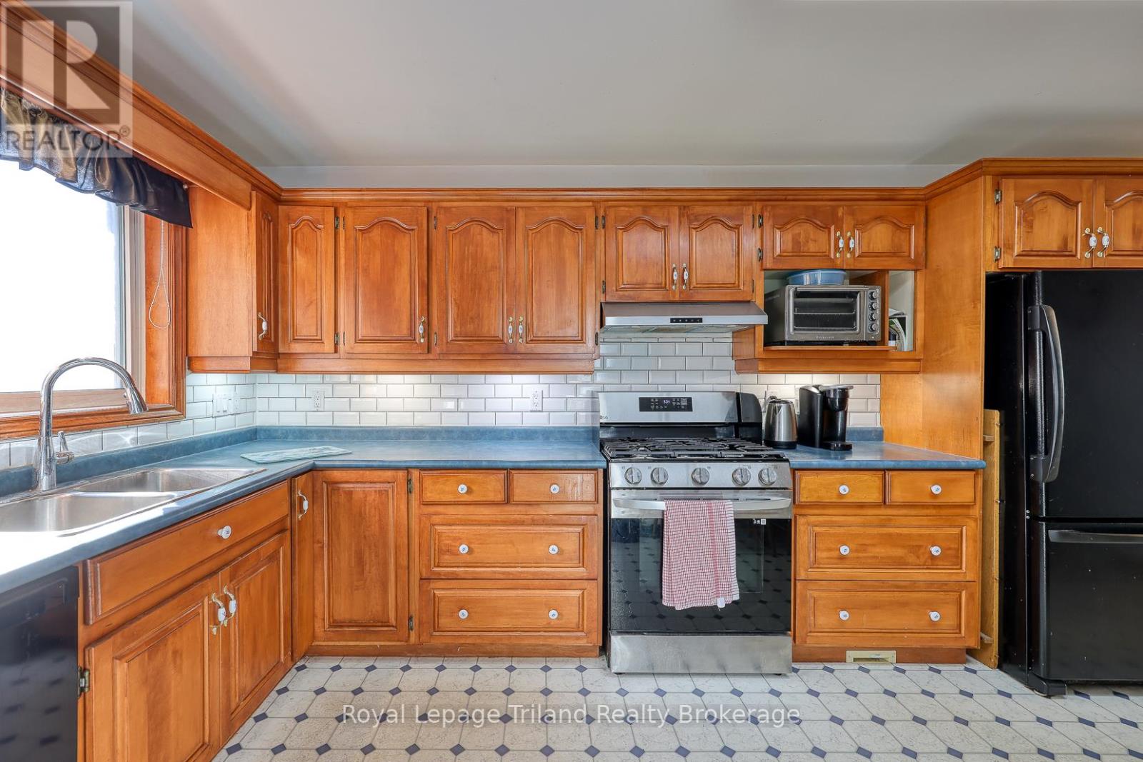 89 MARKHAM STREET - 17