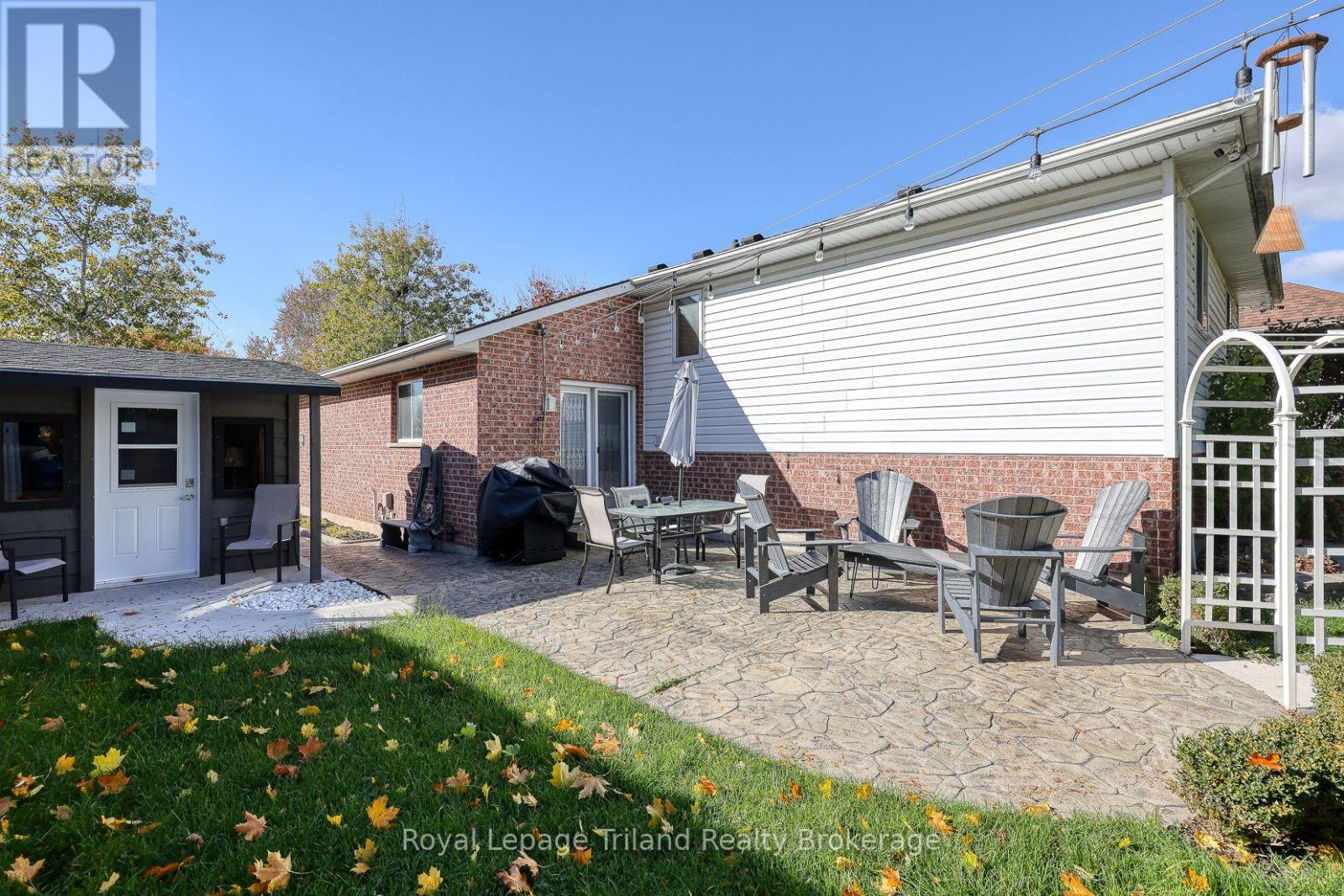 89 MARKHAM STREET - 33