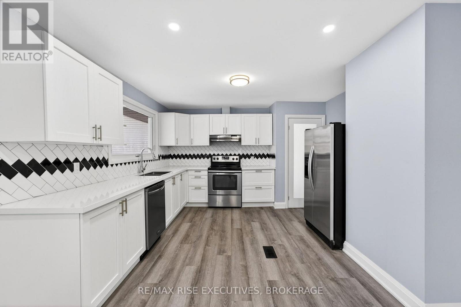 191 BRANT STREET - 6