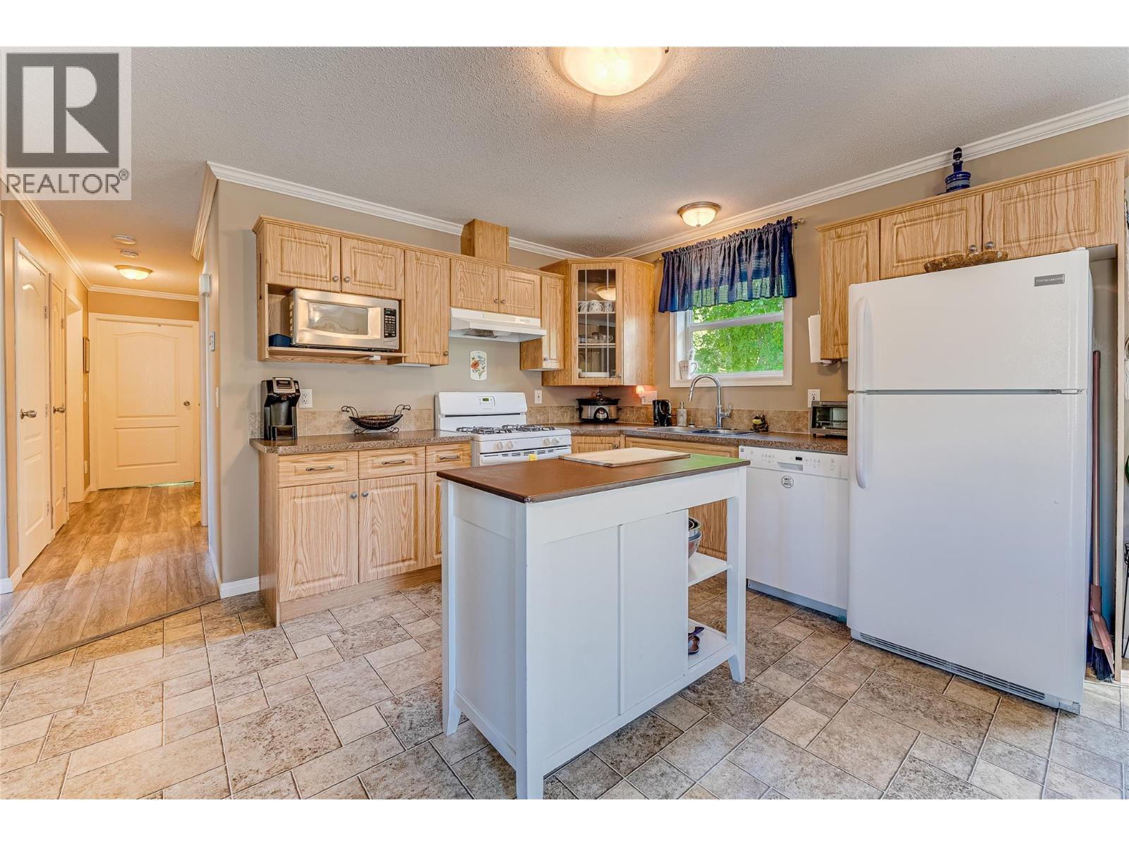1902 50 Avenue, Vernon