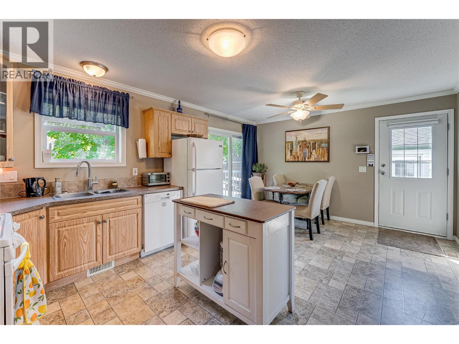 1902 50 Avenue, Vernon