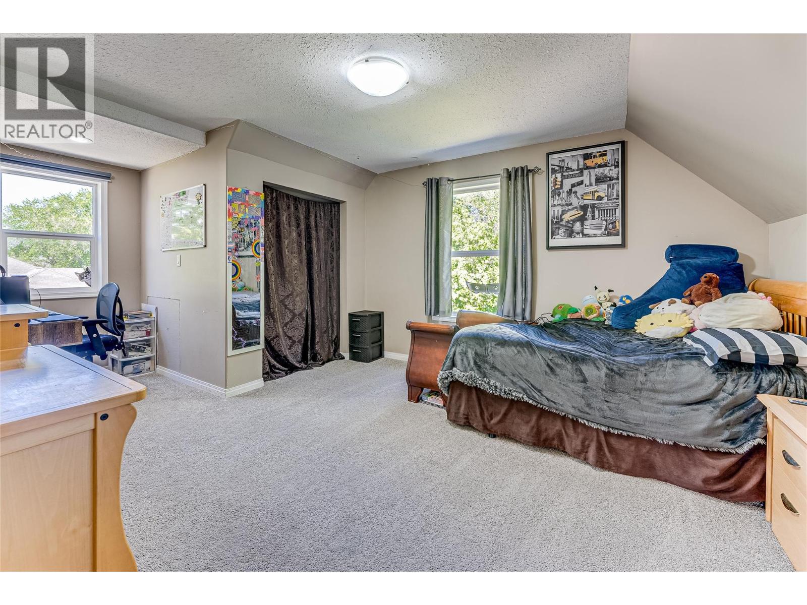 1902 50 Avenue - 29