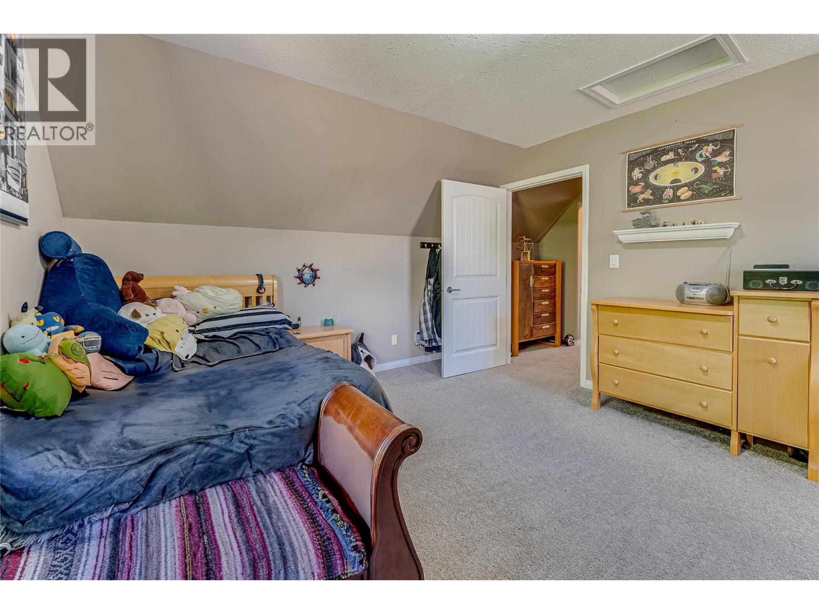 1902 50 Avenue - 30