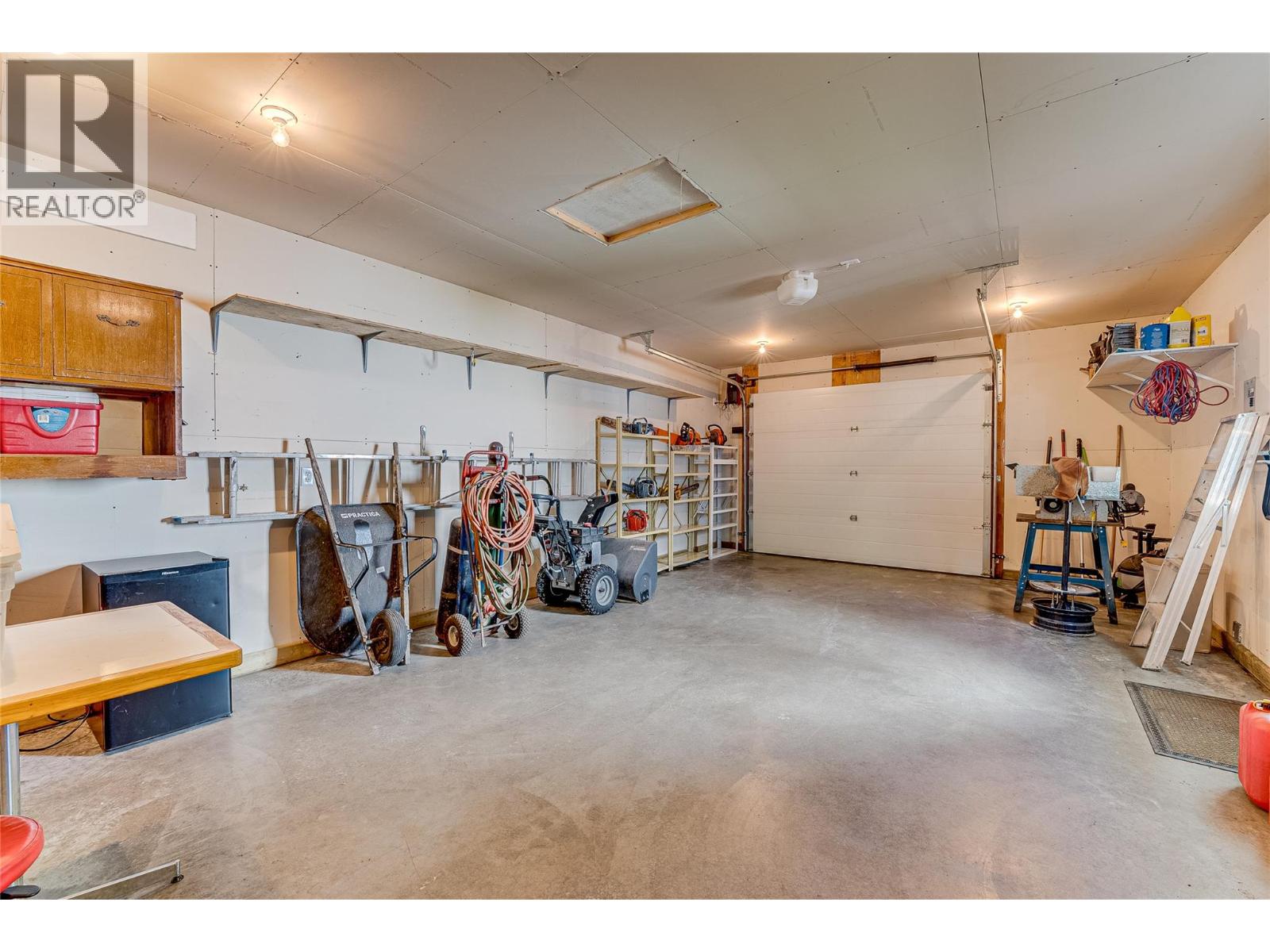 1902 50 Avenue, Vernon