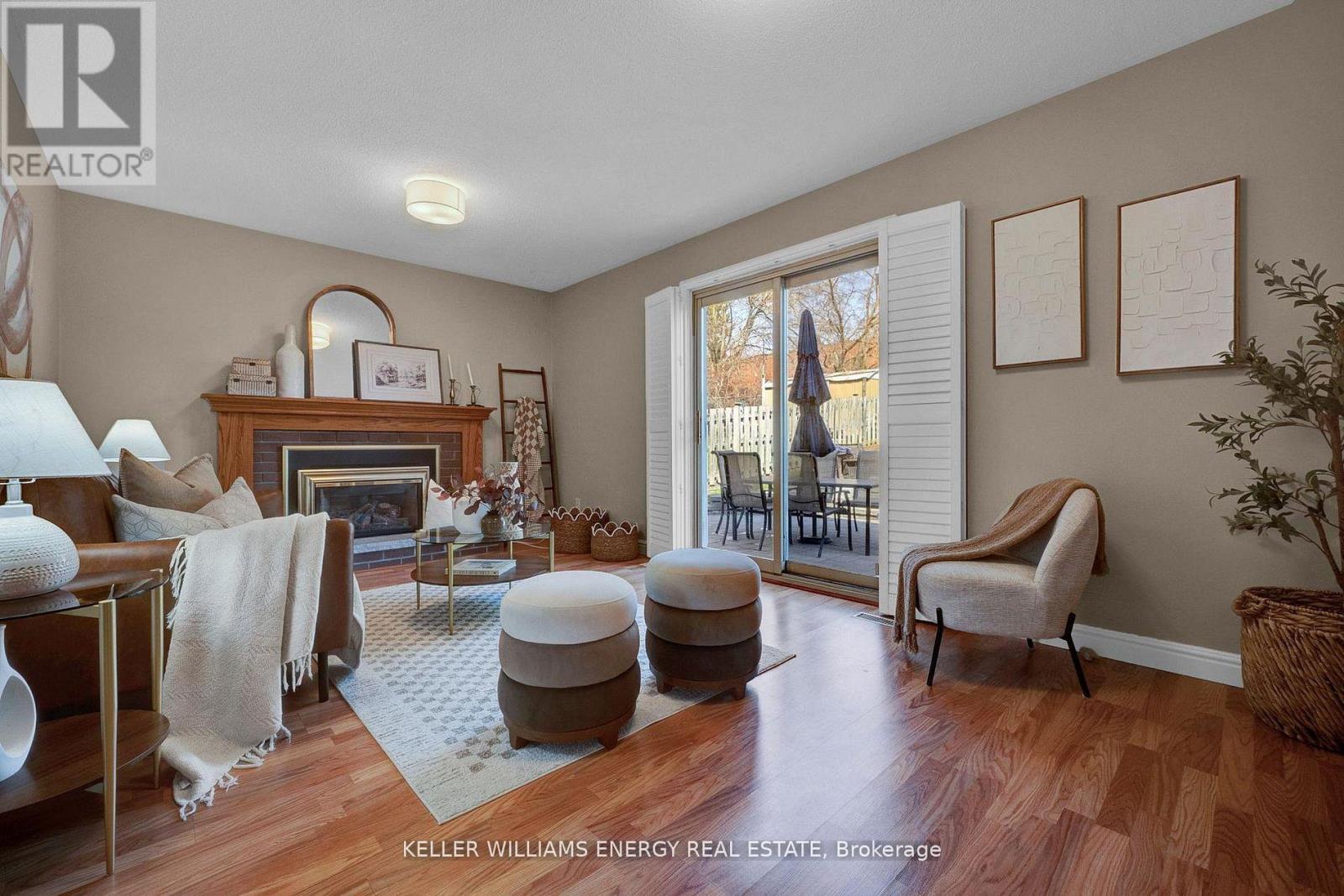 693 WAVERLY STREET N - 10