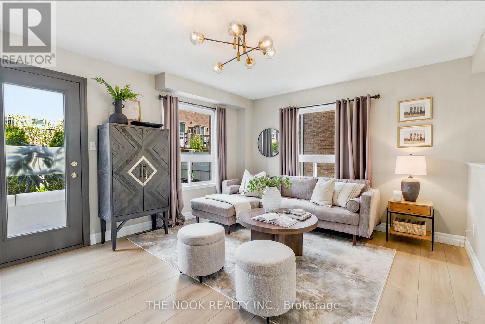 #44 460 WOODMOUNT DRIVE - 10