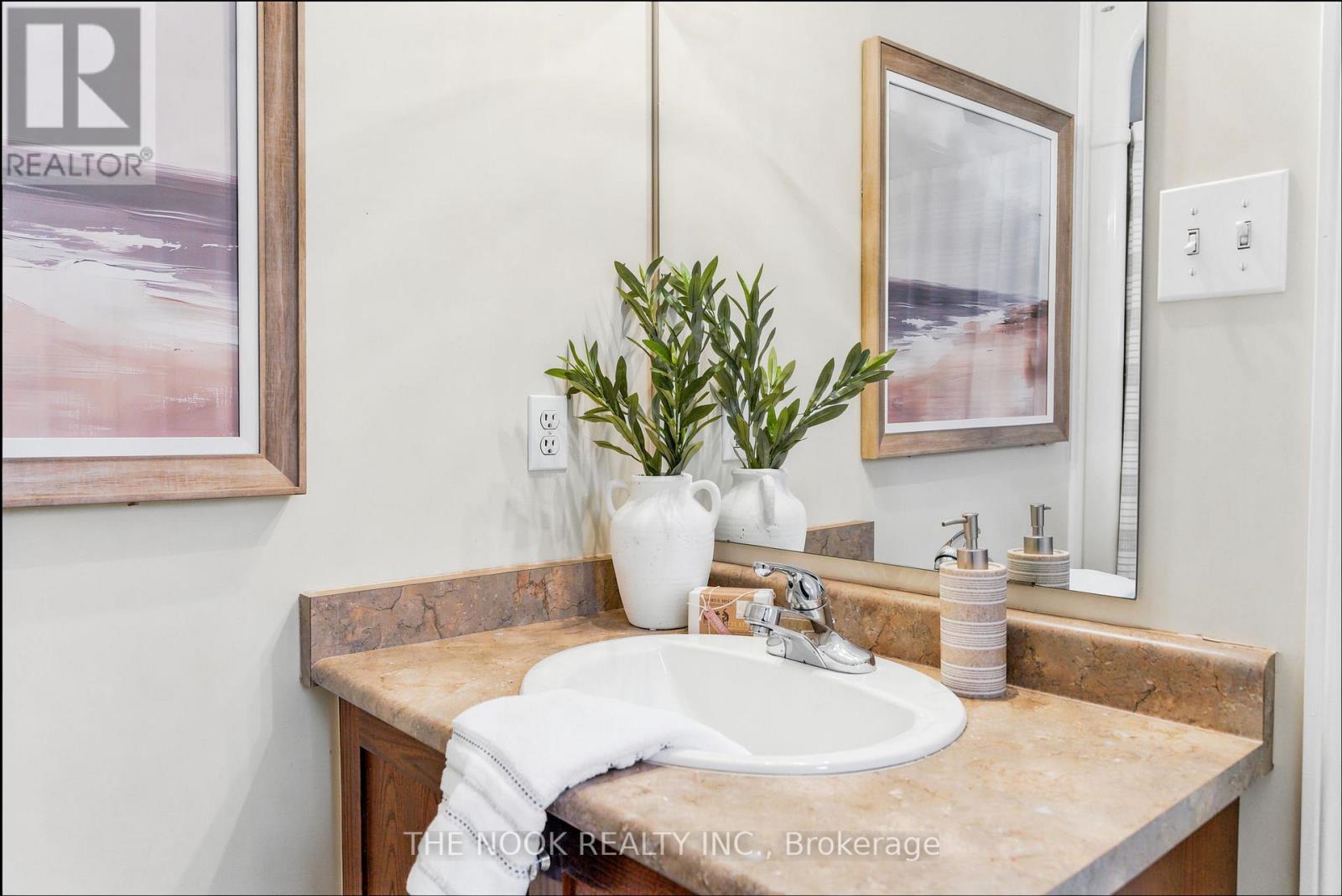 #44 460 WOODMOUNT DRIVE - 17