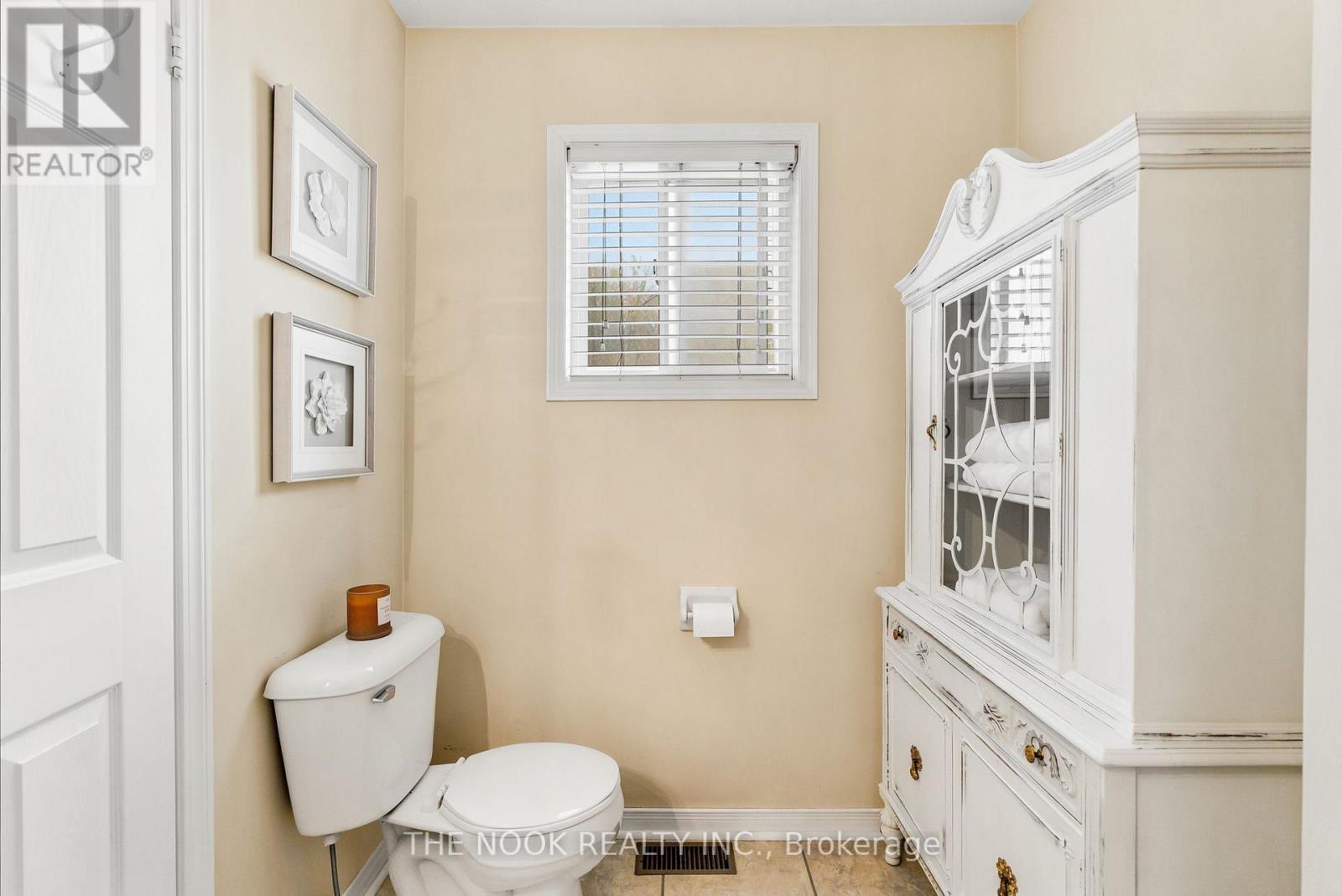 #44 460 WOODMOUNT DRIVE - 18