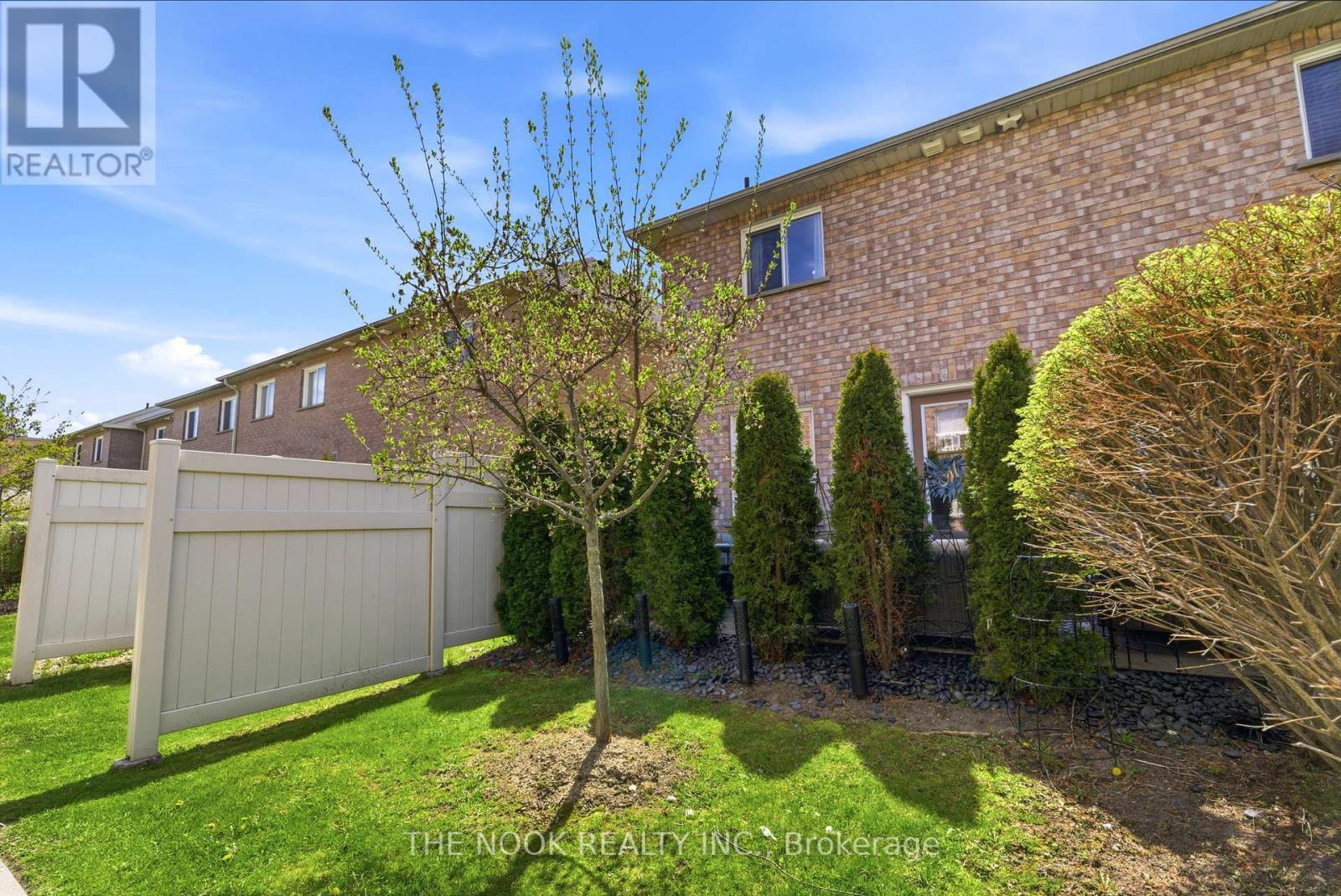 #44 460 WOODMOUNT DRIVE - 29