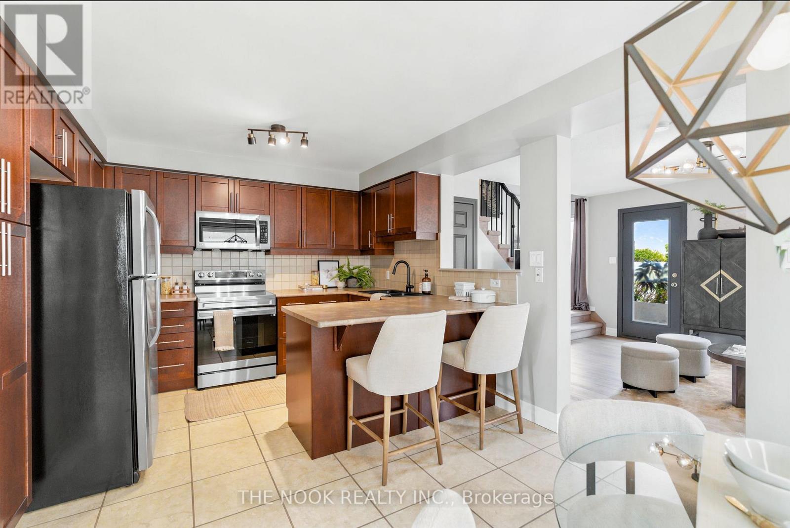 #44 460 WOODMOUNT DRIVE - 7
