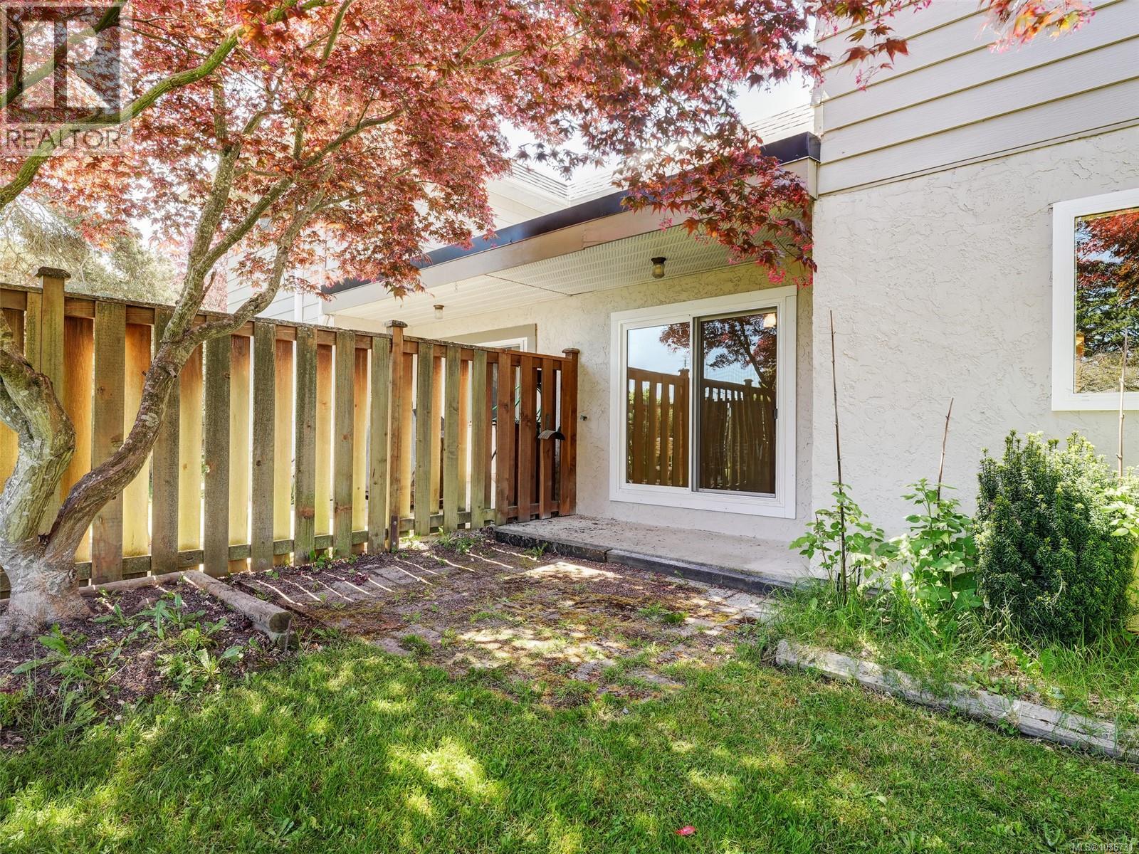 #2 1010 Ellery St - 23