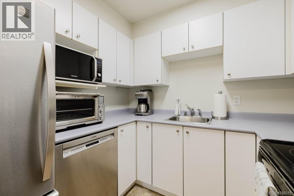 #301 331 Burnside Rd E - 13